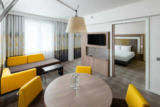 Гостиница Novotel Москва Киевская Москва Номер Люкс - с двуспальной кроватью-2